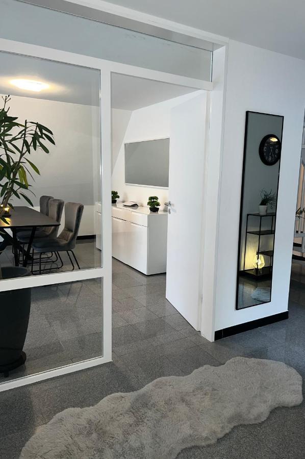 Apartment By Harbali Шуторф Екстериор снимка